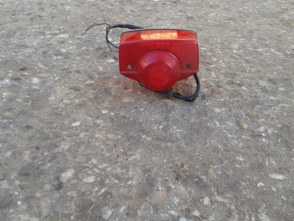 Feu honda  arri&eacute;re 250 cb 1978