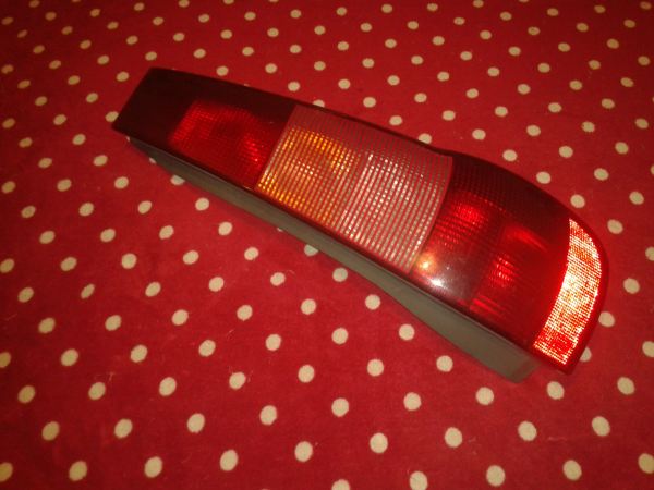 Feux arri&eacute;re droit fiat punto 1995