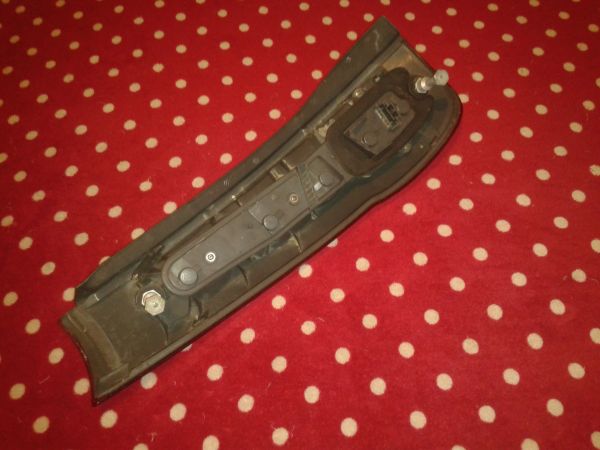 Annonce Feux arri&eacute;re droit fiat punto 1995