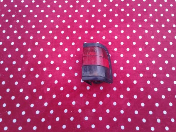 Feux arri&eacute;re droit principal peugeot 806 hdi 2005