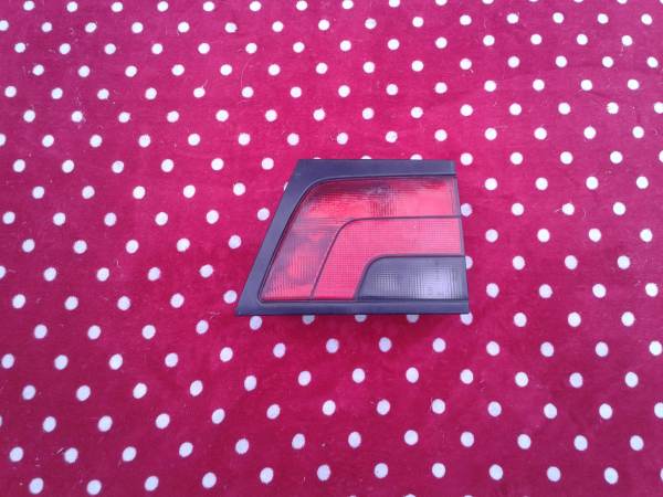 Feux arri&eacute;re gauche central  peugeot 806 hdi 2005