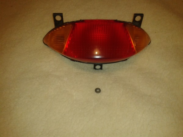 Feux arri&eacute;re honda 650 deauville 2005