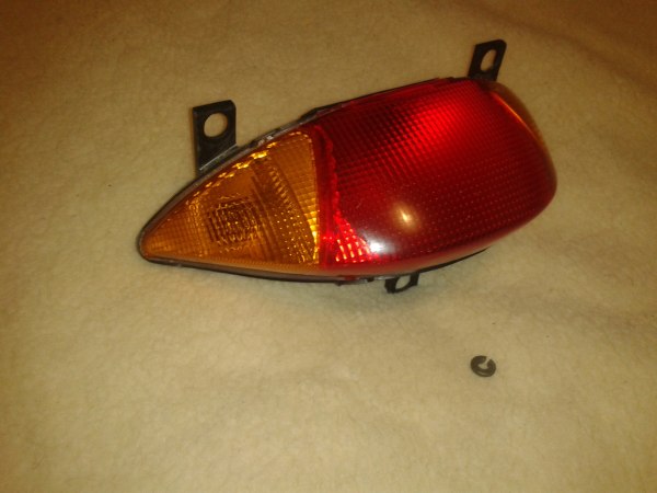 Feux arri&eacute;re honda 650 deauville 2005 pas cher