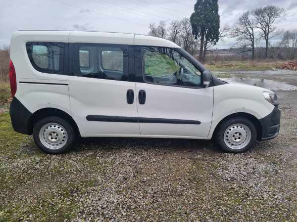 Vente Fiat doblo 10/2016 84000km 1.3jtd 90cv 66kw euro5b