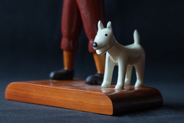 Figurines tintin et milou en bois peint verni pas cher