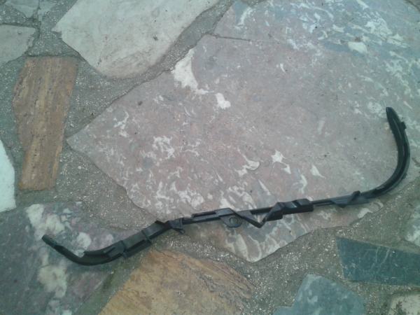 Fixation car&eacute;nage gauche yamaha tmax 530 2018