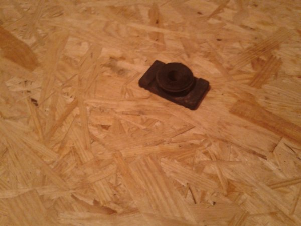 Fixation de r&eacute;servoir honda 125 crm 1990 pas cher