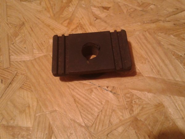 Annonce Fixation de r&eacute;servoir honda 125 crm 1990