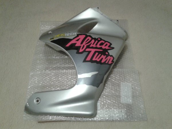 Flanc car&eacute;nage droit honda 750 africa twin 1996