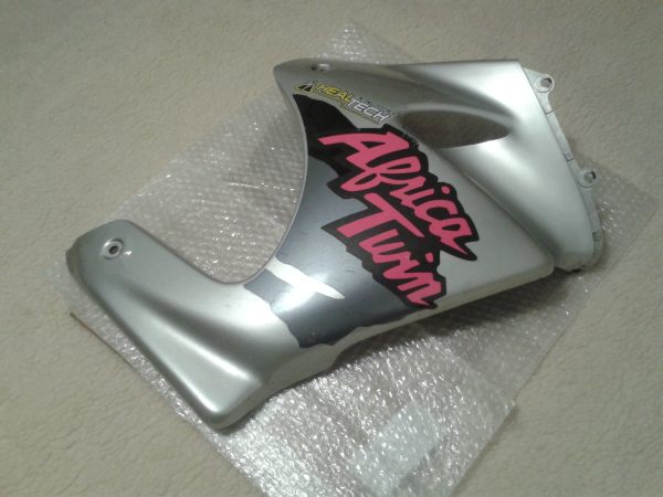 Flanc car&eacute;nage droit honda 750 africa twin 1996 pas cher