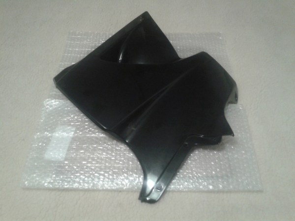 Annonce Flanc car&eacute;nage droit kawasaki 500 kle 1998