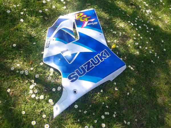 Vente Flanc car&eacute;nage droit suzuki 125 rgv 1992