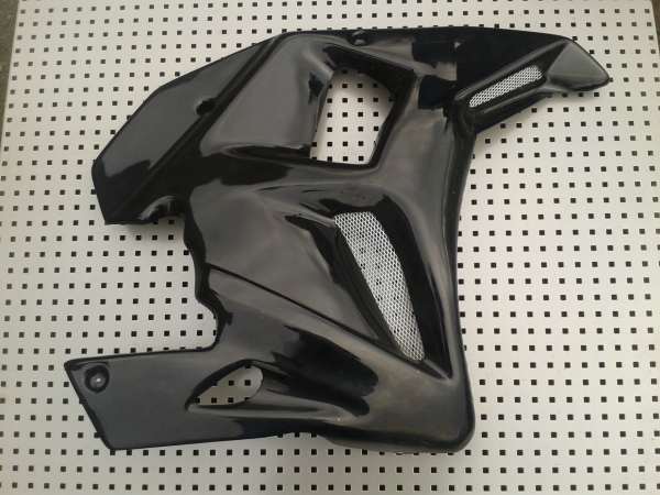 Flanc car&eacute;nage droit suzuki 650 svs 2005