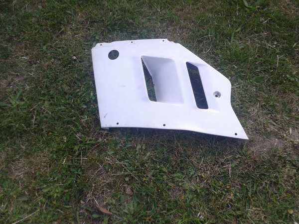 Flanc car&eacute;nage gauche suzuki 1100 gsxr 1990