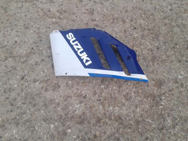 Flanc carénage gauche  suzuki 750 gsxr 1988