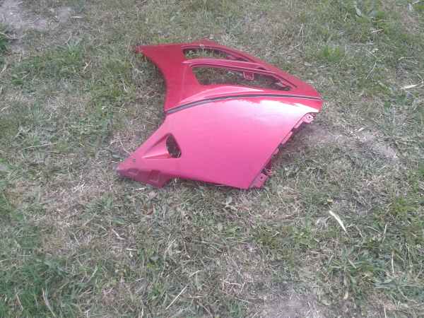 Flanc car&eacute;nage gauche suzuki 900 rf 1997