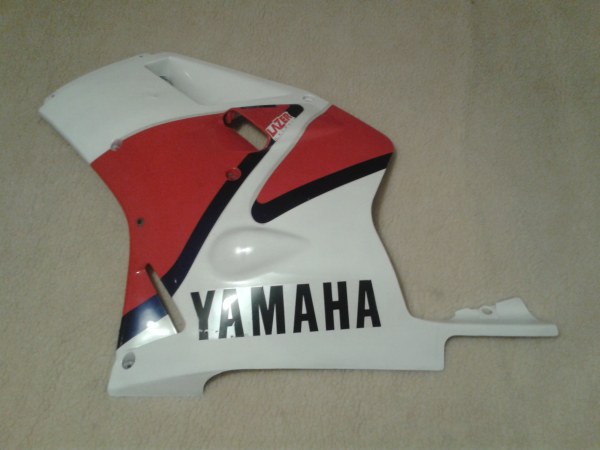Flanc car&eacute;nage gauche yamaha 1000 fzr 1987