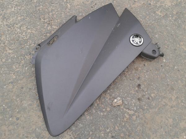 Flanc carénage gauche yamaha 530 tmax 2018 pas cher