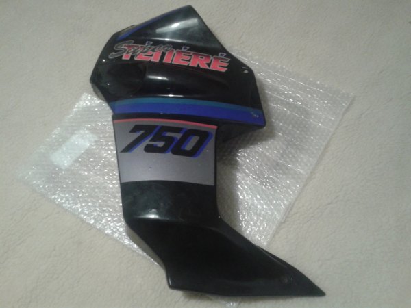 Flanc car&eacute;nage gauche yamaha 750 super t&eacute;n&eacute;r&eacute; 1994