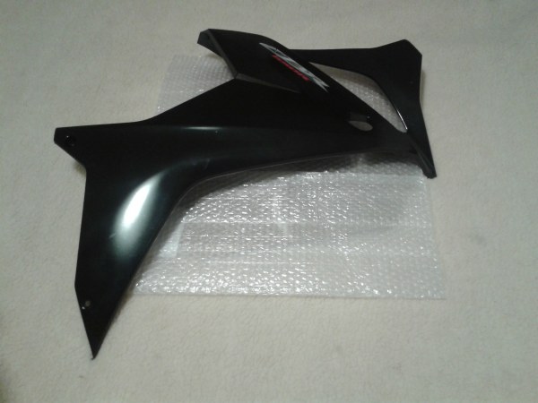 Flanc car&eacute;nage droit honda 650 cbr 2022