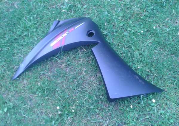 Flanc car&eacute;nage sup&eacute;rieur  suzuki 1000 gsxs 2020