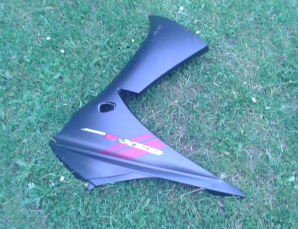 Annonce Flanc car&eacute;nage sup&eacute;rieur  suzuki 1000 gsxs 2020