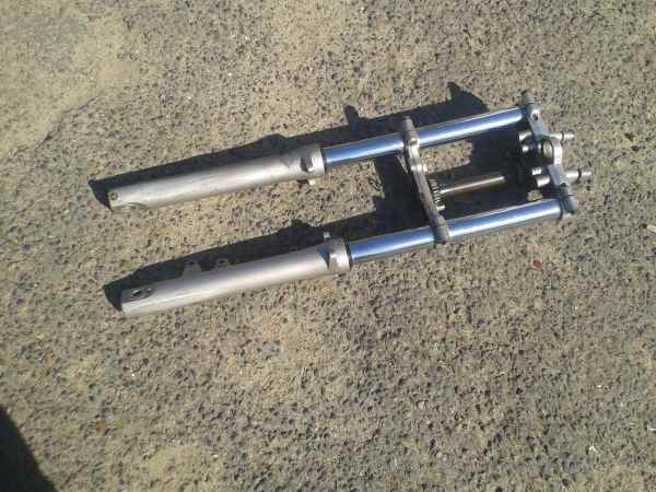 Annonce Fourche suzuki 400 bandit 1993