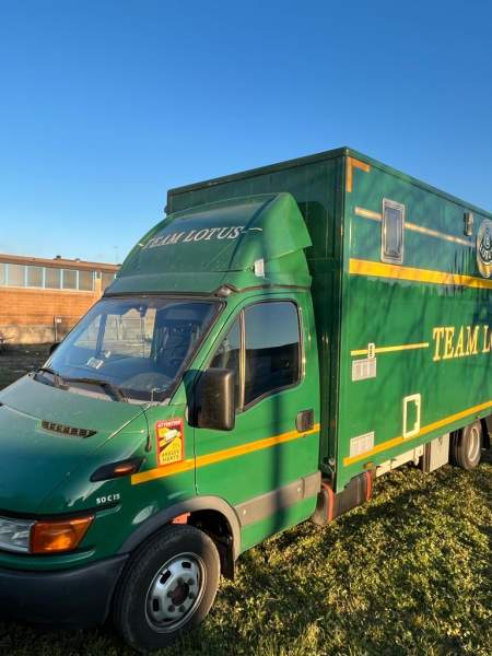 Fourgon iveco daily avec configuration team lotus
