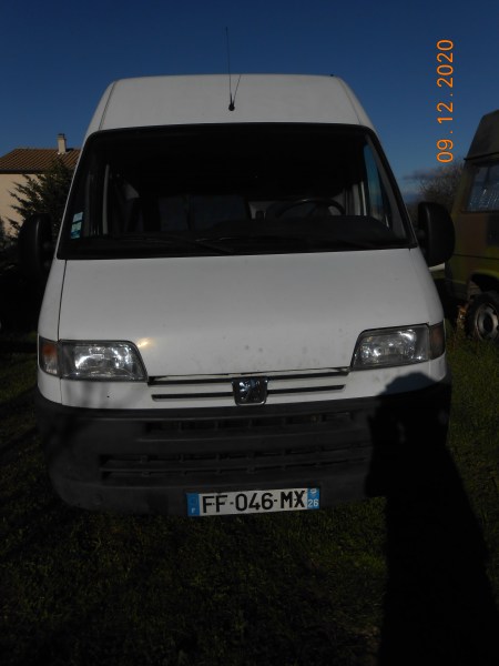 Fourgon peugeot boxer 2,5 diesel de 2001. 122000.k