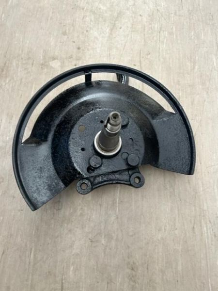 Fusée avant gauche pour maserati quattroporte s3 pas cher