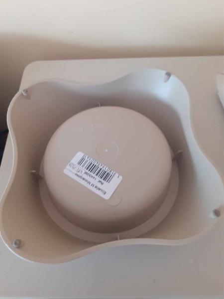 Gamelle pour chien en plastique beige pas cher