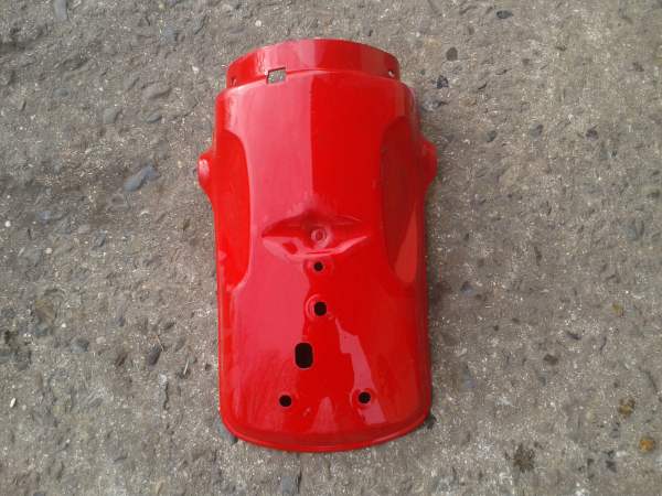 Garde boue arriére neuf honda 125 xr 1980