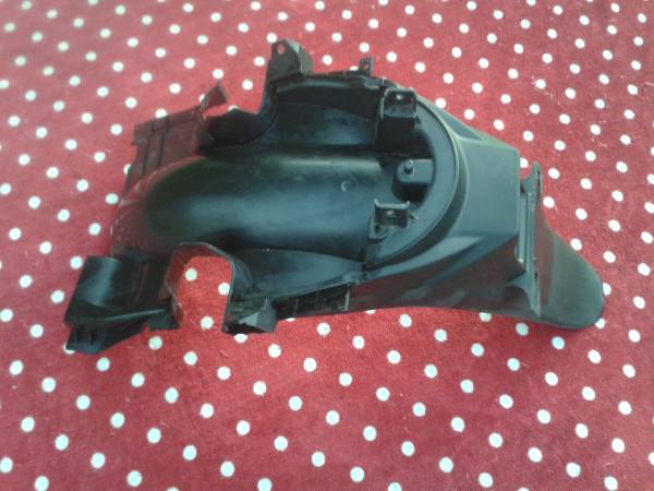 Garde boue arri&eacute;re scooter suzuki 125 sixteen 2014