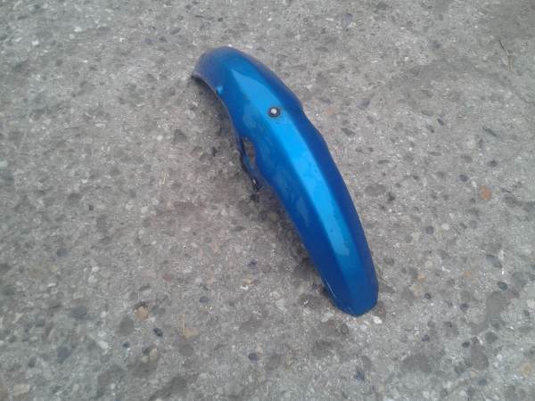 Garde boue avant bleu honda 125 twin 1982 pas cher