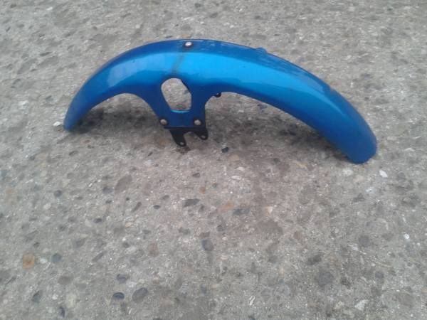 Annonce Garde boue avant bleu honda 125 twin 1982