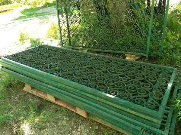 Annonce Garde corps, portail et portillon en fer forg&eacute;