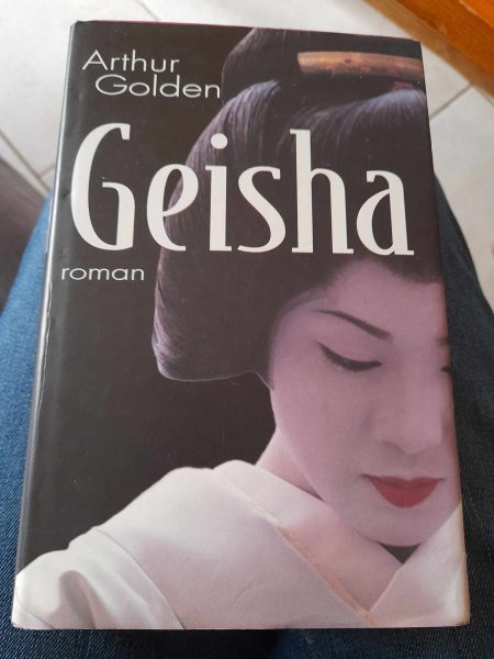 Geisha  - arthur golden