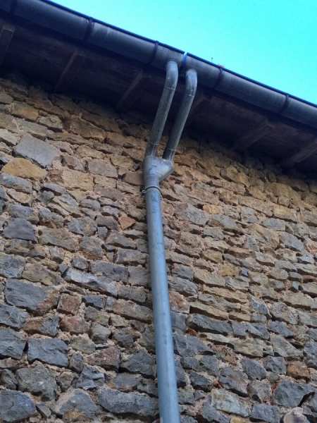 Goutti&egrave;res en m&eacute;tal