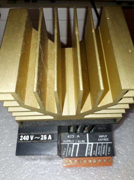 Gradateur eurotherm type 425a/ 25a