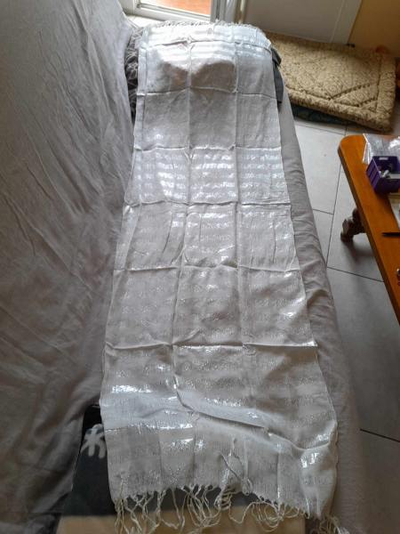 Grand foulard/ echarpe l&eacute;g&egrave;re lbvyr
