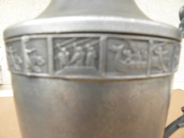 Vente Grande cruche en &eacute;tain ancien haut 25 cms