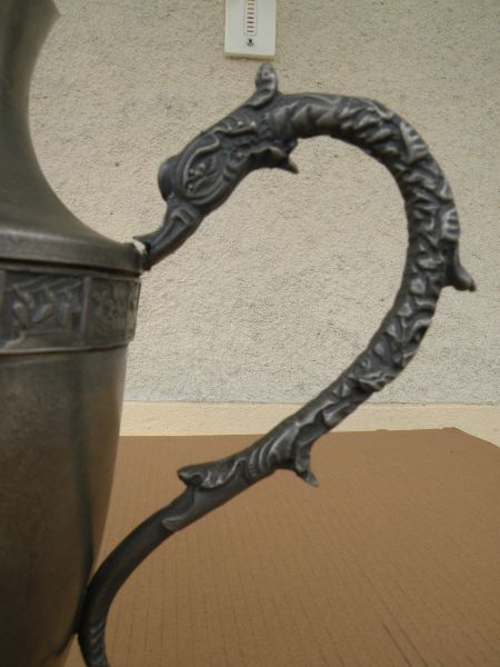 Grande cruche en étain ancien haut 25 cms pas cher