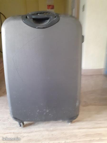 Grande valise de voyage a roulette