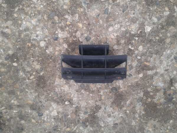 Annonce Grille plastic radiateur droit yamaha 125 yz 1984