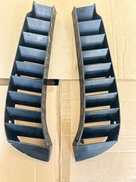 Vente Grilles lat&eacute;rales de capot avant ferrari f40