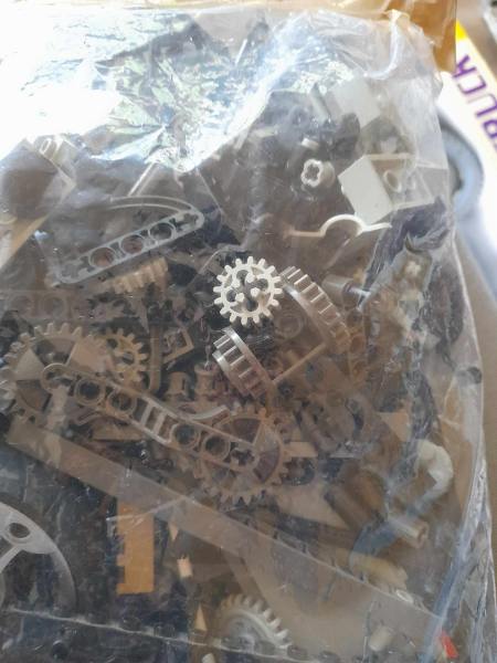 Annonce Gros lot légo technique supersonic car 8432