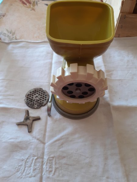 Hachoir &agrave; viande regina -