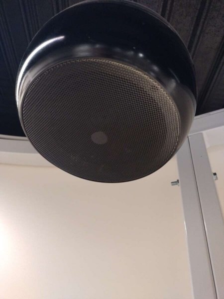 Annonce Haut-parleurs suspendus