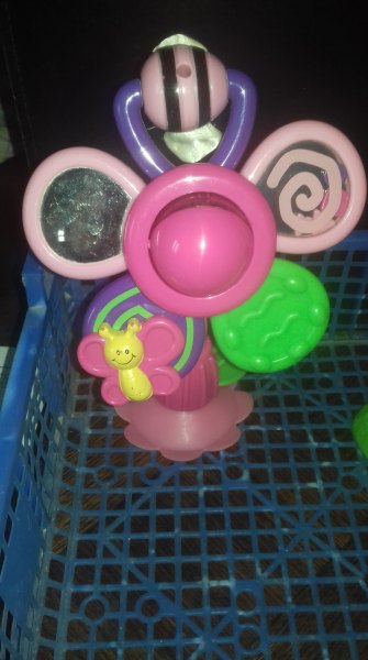 Hochet fleur ventouse 1er age