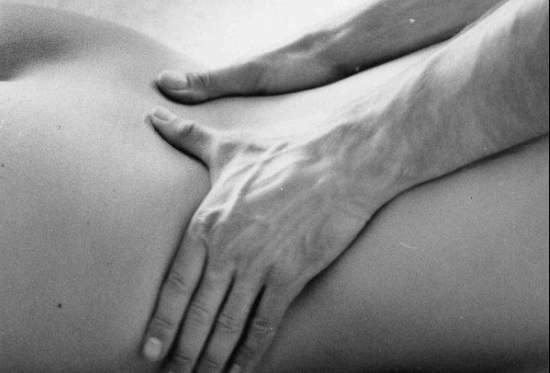 Hom du 30 propose massages naturistes
